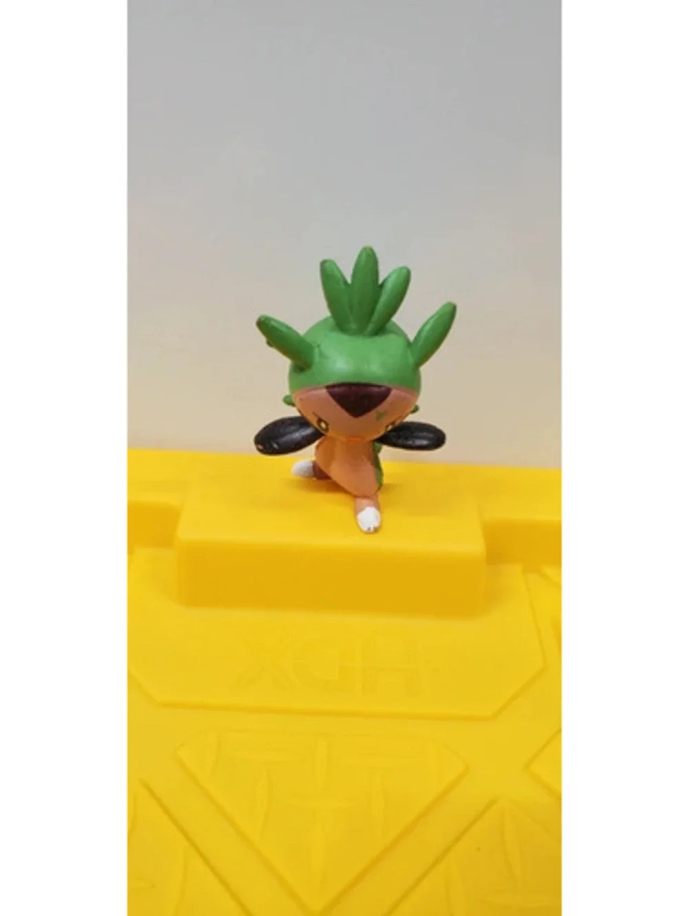 Pokémon Chespin Figure Toy Nintendo Tomy Character Collectible Loose